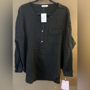 Avec Les Filles Women’s Waffle Henley Oversized Blouse; Black